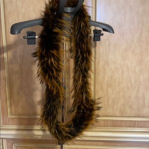 NWOT Raccoon real fur scarf
